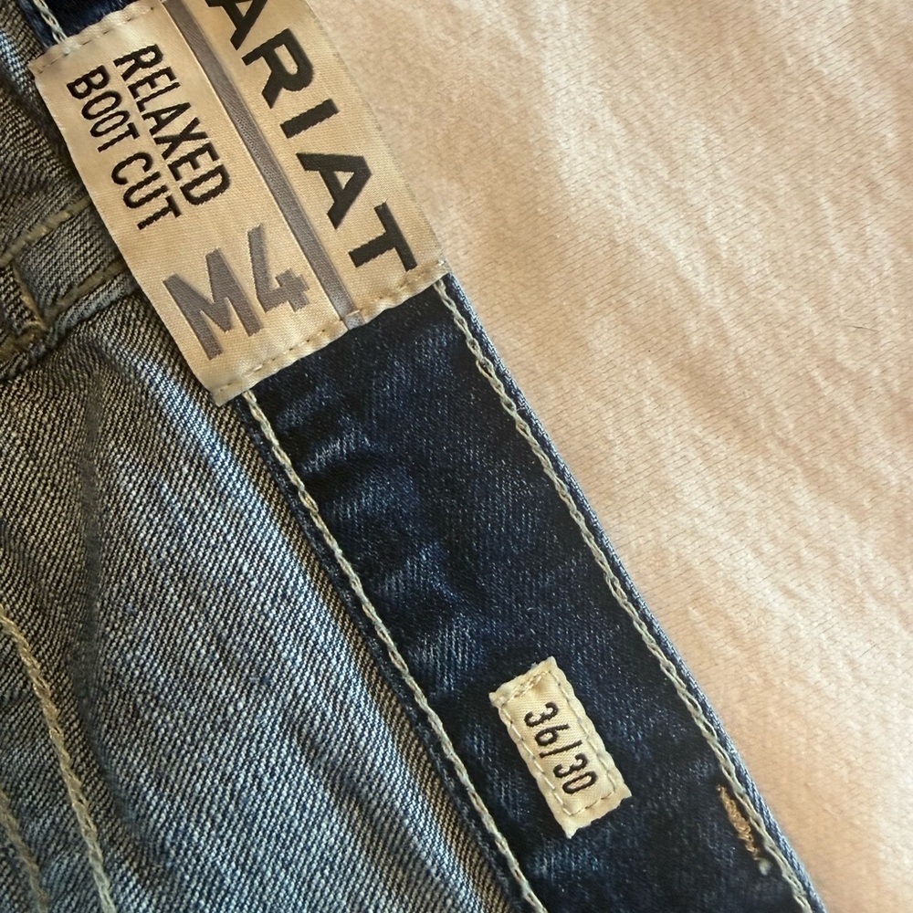 Men’s Ariat M4 Relaxed Boot Cut Jeans 36x30 like new - Picture 4 of 8